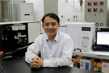 鄭州大學長江特聘教授韓一帆